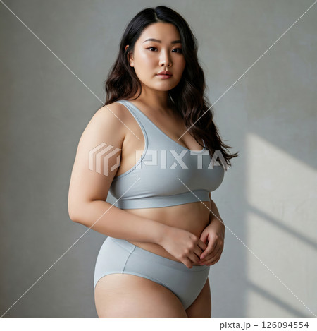 自然体で美しいプラスサイズの女性のポートレート(AI生成画像) 自然体で美しいプラスサイズの女性のポートレート(AI生成画像) 126094554