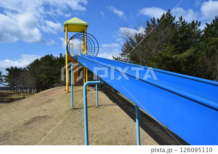 児童公園の遊具 児童公園の遊具 126095110