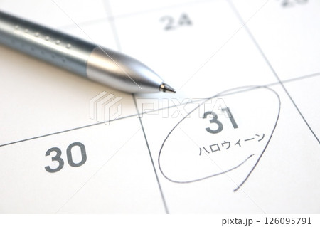 カレンダーに記載されたハロウィーン 10/31 カレンダーに記載されたハロウィーン 10/31 126095791