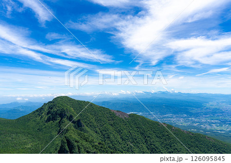 【山素材】夏のトーミの頭から見る善光寺平方面【長野県】 【山素材】夏のトーミの頭から見る善光寺平方面【長野県】 126095845