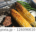 BBQで焼いたトウモロコシ4 126096610