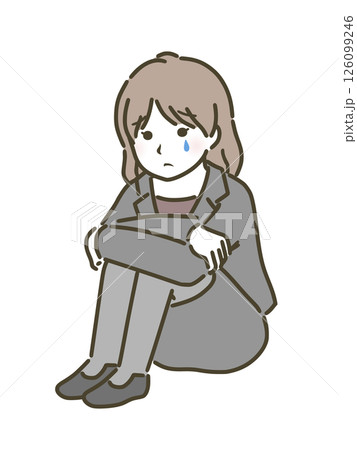 膝を抱えて泣く若い女性（スーツ） 126099246