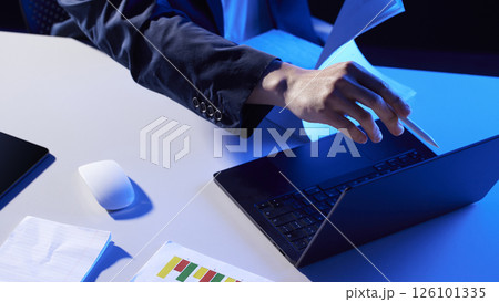 Digital innovation and smart work for a data-driven future: Strategic investment analysis and business growth. Digital innovation and smart work for a data-driven future: Strategic investment analysis and business growth. 126101335