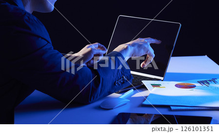 Digital innovation and smart work for a data-driven future: Strategic investment analysis and business growth. Digital innovation and smart work for a data-driven future: Strategic investment analysis and business growth. 126101351