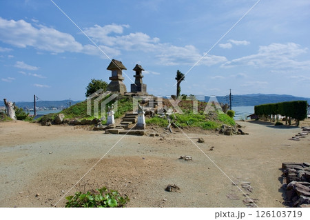 松江藩のお寺　春の天倫寺から見る宍道湖 126103719