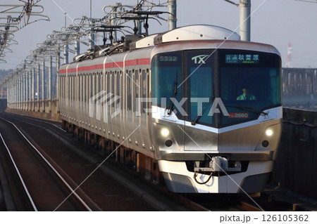 ［TX］つくばエクスプレスTX-2000系電車（各停：秋葉原⇔守谷） 126105362