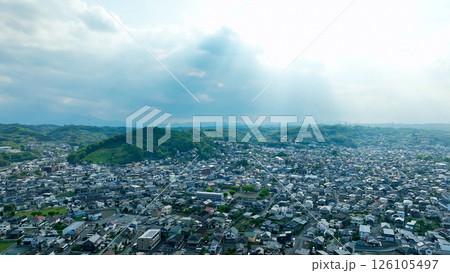 現代都市と青空の空撮風景 126105497