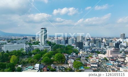 現代都市と青空の空撮風景 現代都市と青空の空撮風景 126105515