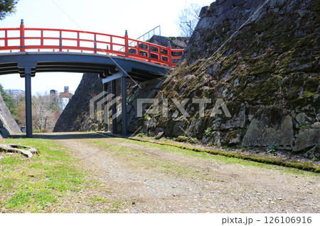 盛岡城跡公園、補修工事後の渡雲橋（2025年） 126106916