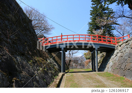 盛岡城跡公園、補修工事後の渡雲橋（2025年） 126106917