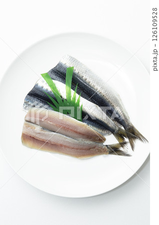 イワシの開き 白バック イワシの開き 白バック 126109528