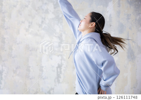 ダンスの躍動感のあるダンサーのイメージ　ヒップホップなど 126111748