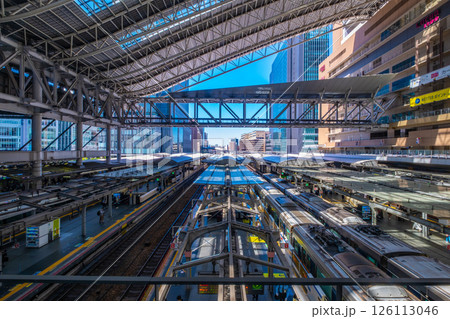 JR大阪駅と大屋根 126113046