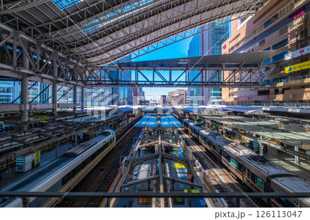 JR大阪駅と大屋根 126113047