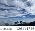 幻想的が雲、山の風景 126114746