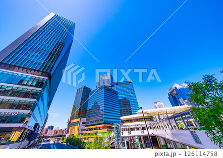 大阪駅西側の超高層ビル群 126114758