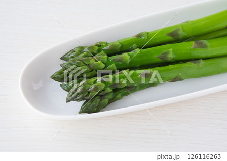 茹でたアスパラガス 茹でたアスパラガス 126116263