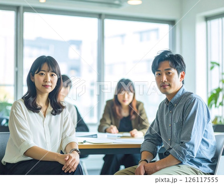 ビジネスシーン、会議、打ち合わせ 126117555