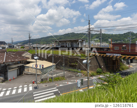 近鉄道明寺線の柏原南口駅 126118761