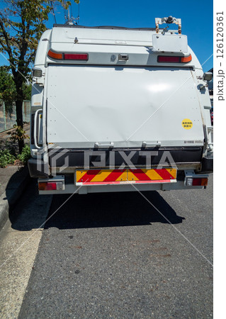 ごみ収集車 126120361