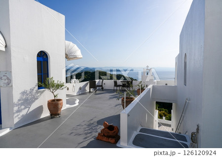 ヴィラ・サントリーニ(高知県土佐市)とそこからの眺め*エーゲ海をイメージしたリゾートホテル ヴィラ・サントリーニ(高知県土佐市)とそこからの眺め*エーゲ海をイメージしたリゾートホテル 126120924