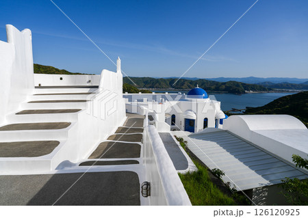ヴィラ・サントリーニ(高知県土佐市)とそこからの眺め*エーゲ海をイメージしたリゾートホテル ヴィラ・サントリーニ(高知県土佐市)とそこからの眺め*エーゲ海をイメージしたリゾートホテル 126120925