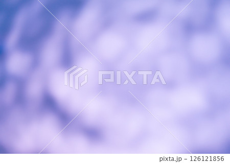 パープルカラー系水の揺らぐ影のイメージ (写真素材) パープルカラー系水の揺らぐ影のイメージ (写真素材) 126121856