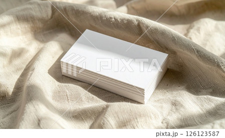 名刺のモックアップ 126123587