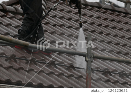 屋根の高圧洗浄　瓦　葺き替え　漆喰 126123621