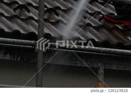 屋根の高圧洗浄 瓦 葺き替え 漆喰 屋根の高圧洗浄 瓦 葺き替え 漆喰 126123628