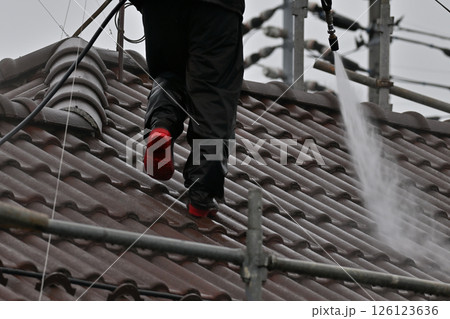 屋根の高圧洗浄　瓦　葺き替え　漆喰 126123636