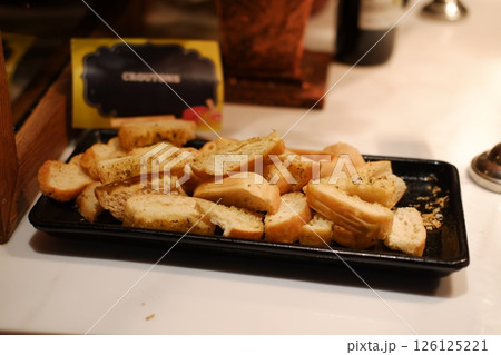Crunchy Companions for Your Soup & Salad 126125221