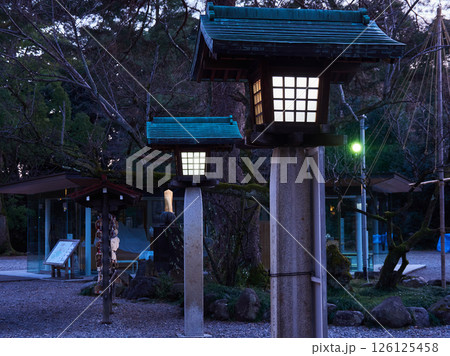 金沢市の観光名所尾山神社の夜の風景 金沢市の観光名所尾山神社の夜の風景 126125458