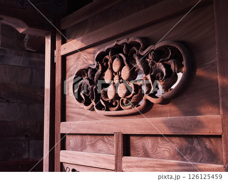 金沢市の観光名所尾山神社の夜の風景 金沢市の観光名所尾山神社の夜の風景 126125459