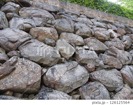 福山空襲遺跡（空襲の炎で焼けた石垣）広島県福山市 126125564