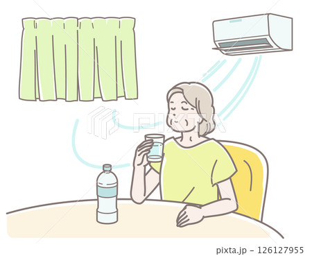 エアコンの効いた室内で水分補給するシニア女性のイラスト エアコンの効いた室内で水分補給するシニア女性のイラスト 126127955