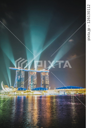 マリーナベイサンズの夜景 126130112