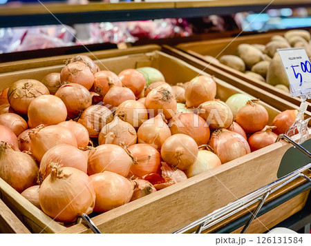 たまねぎ 野菜売り場 海外 たまねぎ 野菜売り場 海外 126131584