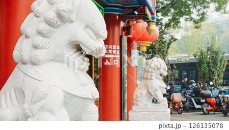 Beijing, China. Lion Dogs Or Foo Dogs, Asiatic Lions At Restaurant Entrance. Chinese Guardian Lions Or Imperial Guardian Lions Are Traditional Chinese Architectural Ornament. Stone Lions Or Shishi 126135078