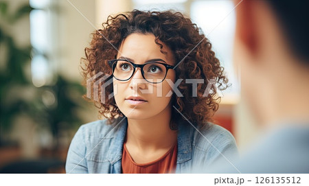A woman at an appointment with a psychologist talks about his difficulties. Finding solutions to problems with a trusted doctor. Connecting the dots, unraveling personal narratives. 126135512