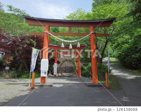 鳥居の風景_北海道虻田町 126138088