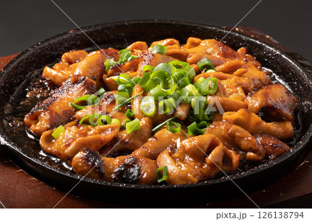 豚もつ鉄板焼き 126138794