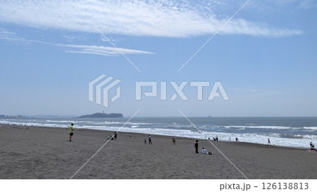 湘南の海とサーファー 湘南の海とサーファー 126138813