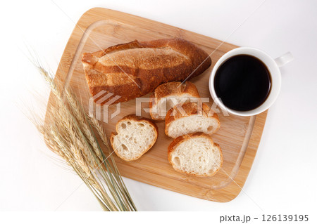 美味しそうなバケット 126139195