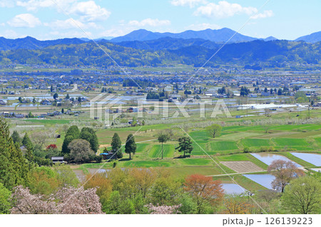 安曇野　五月の田園 126139223