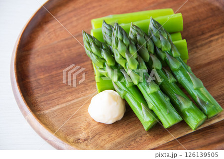 茹でたグリーンアスパラガス 茹でたグリーンアスパラガス 126139505