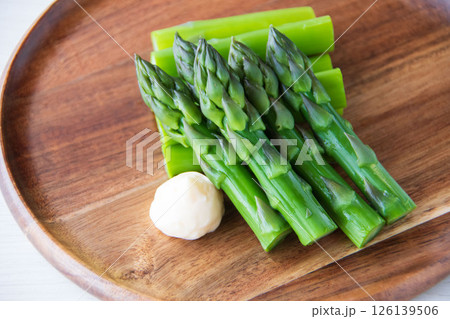 茹でたグリーンアスパラガス 茹でたグリーンアスパラガス 126139506