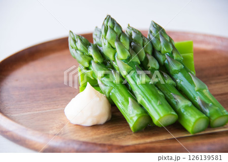 茹でたアスパラガス 126139581
