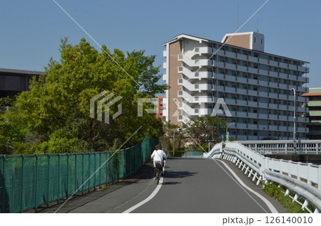 集合住宅の春　八王子市 126140010