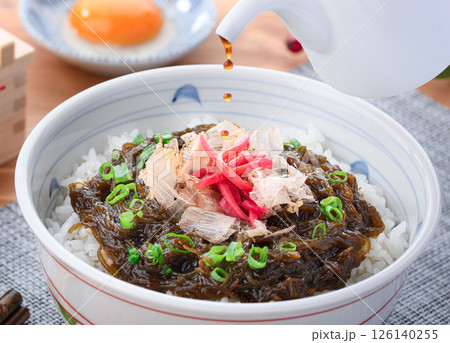 とってもヘルシー♪ もずく丼 126140255